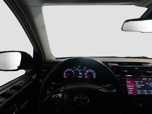 Used 2020 Toyota 4Runner Venture w/ Moonroof Package AWD/4WD image 7