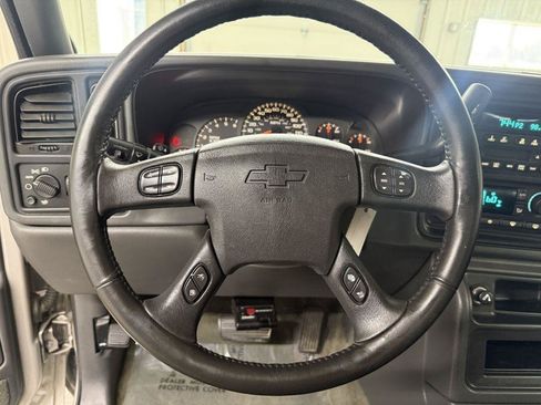 Used 2004 Chevrolet Silverado 2500 LT w/ Skid Plate Package AWD/4WD image 18