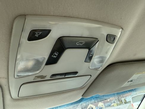 Used 2011 Toyota Sienna LE image 25