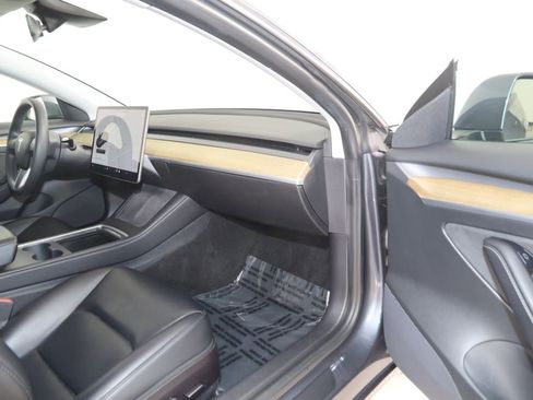Used 2021 Tesla Model 3 Long Range image 40
