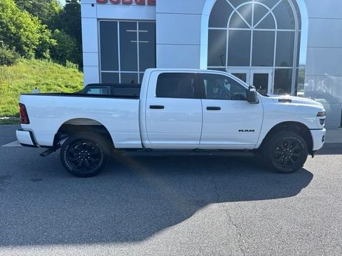 Certified 2025 RAM 2500 Big Horn AWD/4WD image 8