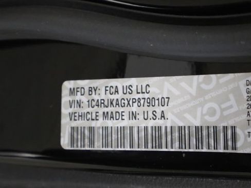 Used 2023 Jeep Grand Cherokee L Laredo AWD/4WD image 42