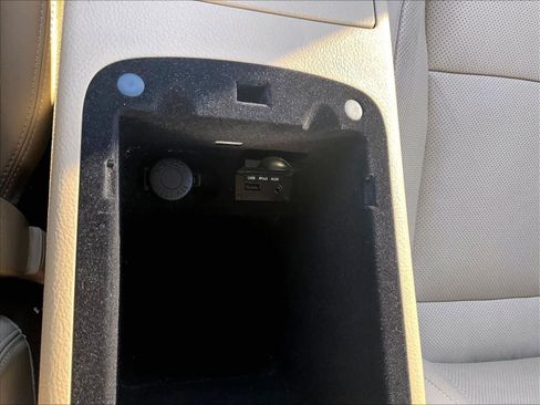 Used 2013 Hyundai Genesis 3.8 w/ Premium Pkg image 37