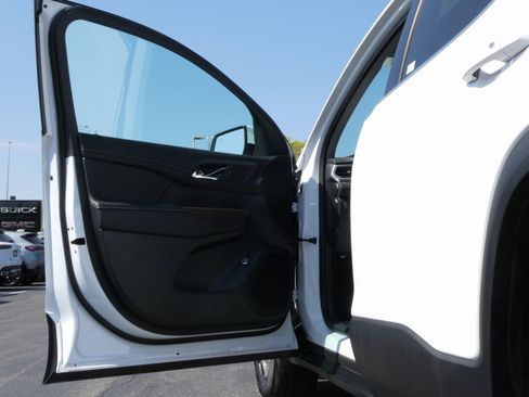 Certified 2023 GMC Acadia SLE w/ Driver Convenience Package image 25