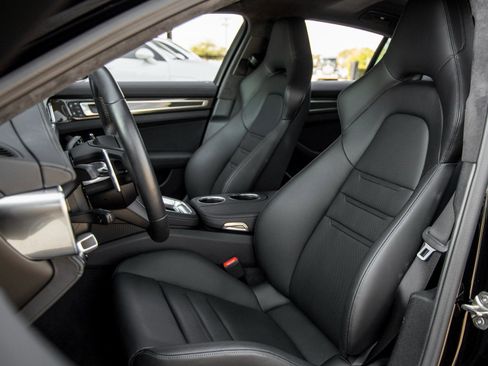 Certified 2023 Porsche Panamera GTS image 5