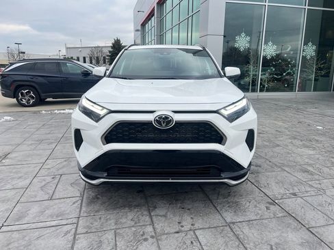 New 2025 Toyota RAV4 SE image 8