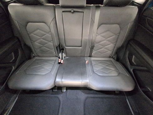 Used 2024 Volkswagen Atlas Cross Sport SE AWD/4WD image 24