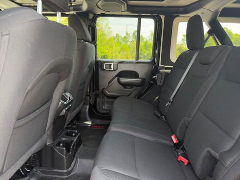 Used 2022 Jeep Wrangler Unlimited Sport AWD/4WD image 22