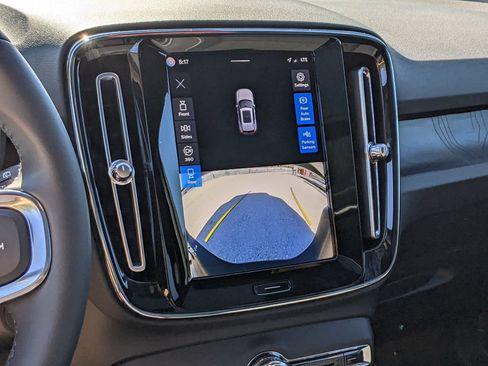 Certified 2023 Volvo XC40 Recharge Ultimate AWD/4WD image 17
