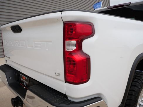 Used 2023 Chevrolet Silverado 2500 LT w/ Convenience Package AWD/4WD image 11