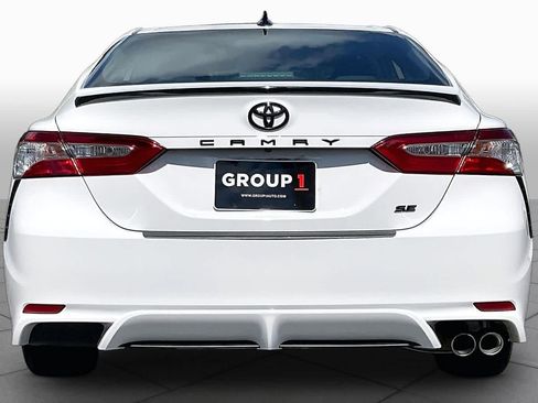 Used 2020 Toyota Camry SE FWD image 4