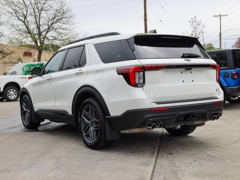 Used 2025 Ford Explorer ST AWD/4WD image 5