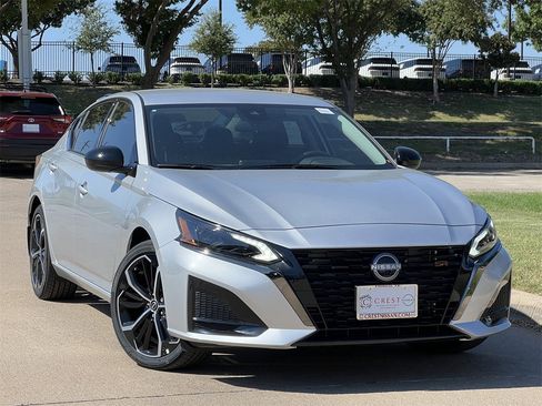 New 2025 Nissan Altima 2.5 SR image 2