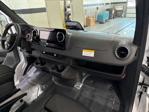 New 2025 Mercedes-Benz Sprinter 3500 image 17