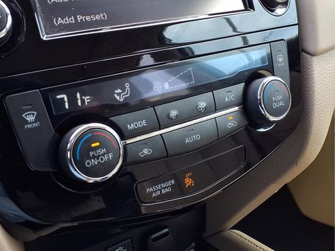 Used 2017 Nissan Rogue SL w/ SL Premium Package image 20