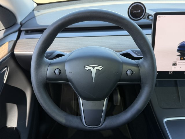 Used 2024 Tesla Model Y Long Range AWD/4WD image 11