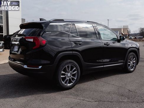 Used 2024 GMC Terrain SLT image 48