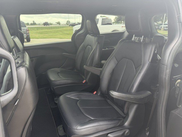 Used 2025 Chrysler Pacifica Select FWD image 29