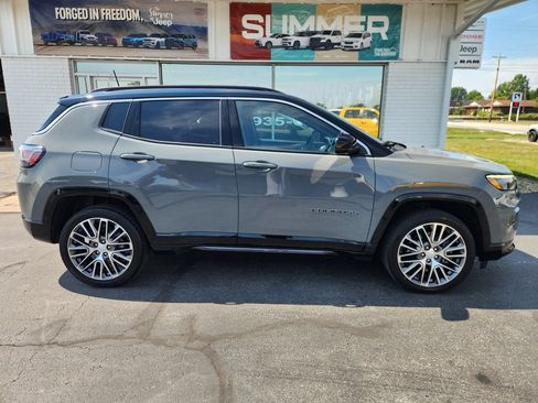 Used 2023 Jeep Compass Limited w/ Elite Group AWD/4WD image 2
