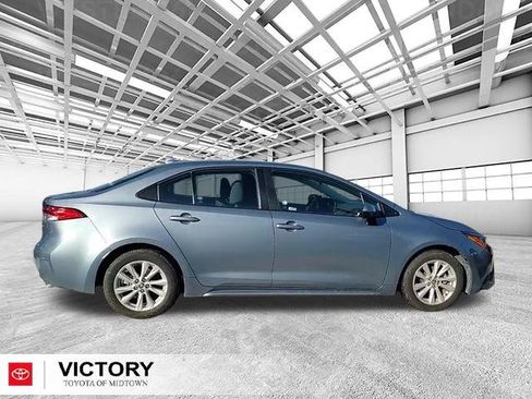 Used 2023 Toyota Corolla LE w/ LE Convenience Package image 4