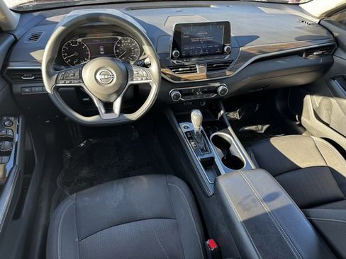 Used 2023 Nissan Altima 2.5 SV image 8