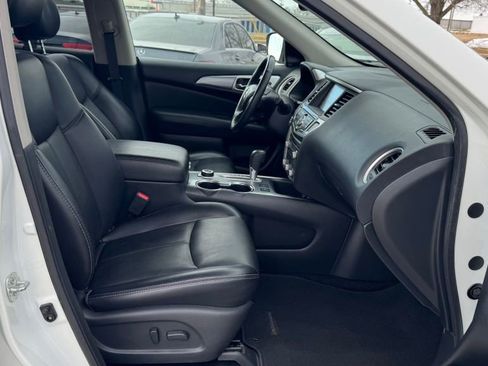 Used 2019 Nissan Pathfinder SL image 27
