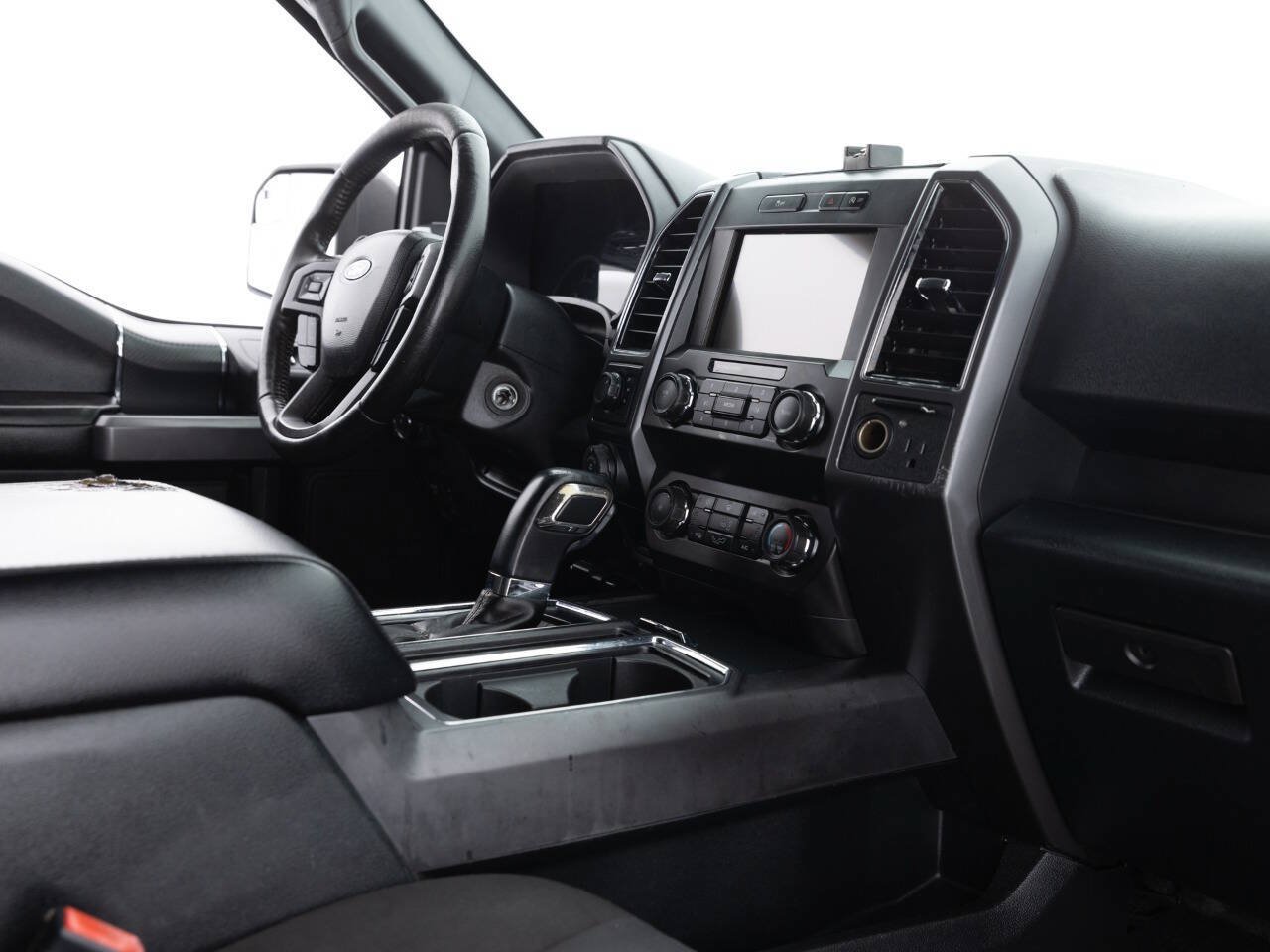 Used 2019 Ford F150 XLT w/ Equipment Group 302A Luxury AWD/4WD image 31