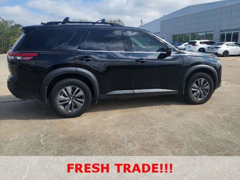 Certified 2023 Nissan Pathfinder SV image 6