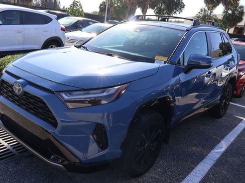 Used 2024 Toyota RAV4 SE w/ Convenience Package AWD/4WD image 2