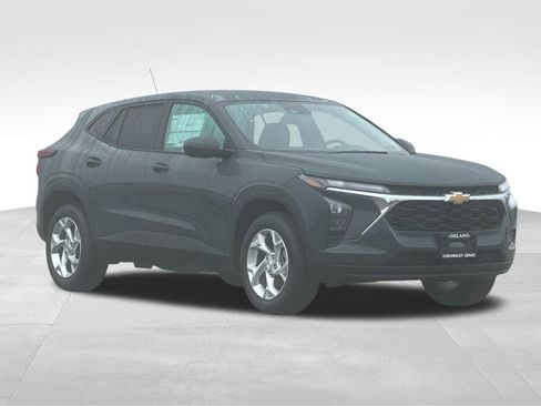 New 2026 Chevrolet Trax LS w/ LS Convenience Package FWD image 7
