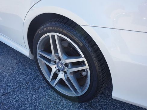 Used 2014 Mercedes-Benz E 550 4MATIC Sedan image 10