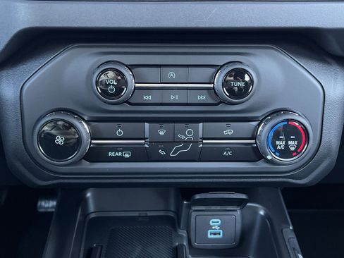 New 2025 Ford Bronco 4-Door image 20