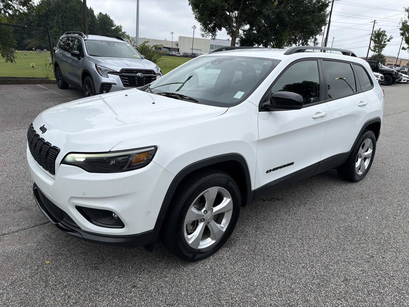 Used 2023 Jeep Cherokee Altitude Lux AWD/4WD image 5