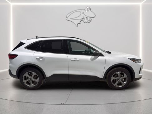 Used 2025 Ford Escape ST-Line AWD/4WD image 4