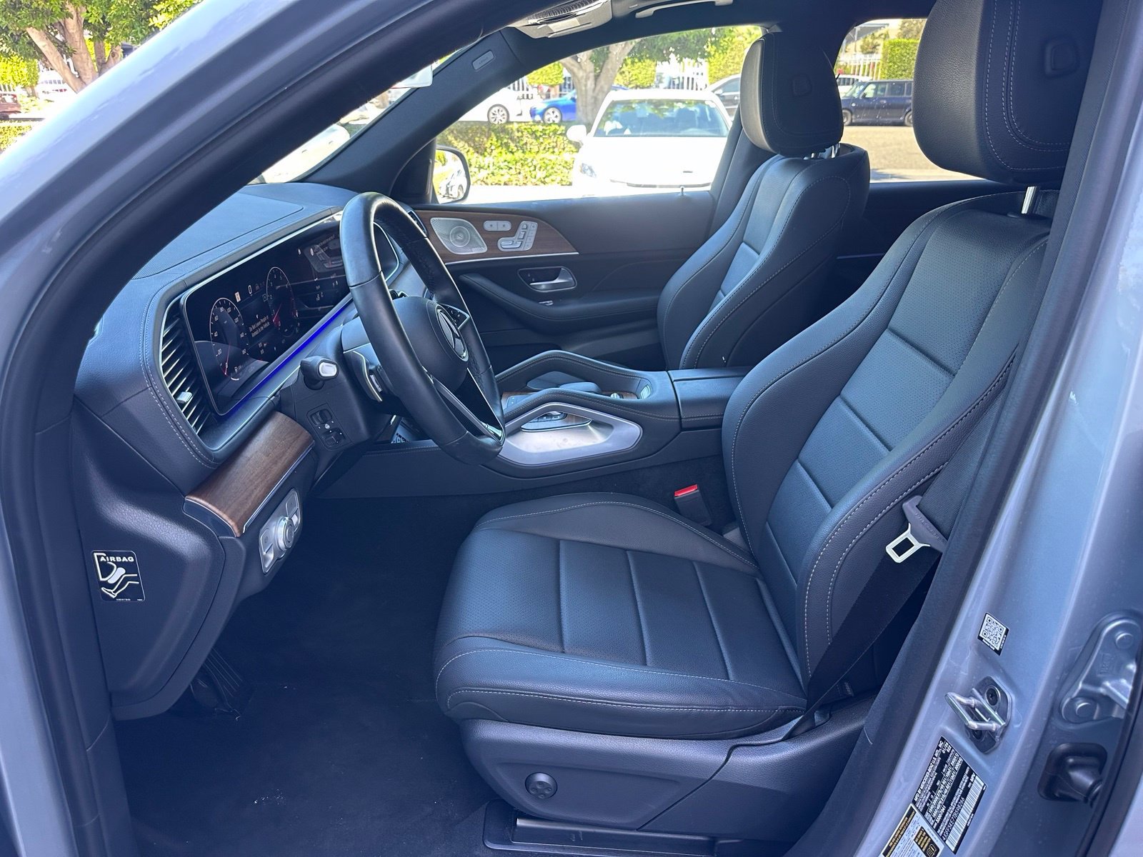 Used 2026 Mercedes-Benz GLS 450 4MATIC image 2