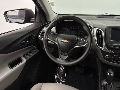 Used 2018 Chevrolet Equinox LS FWD image 24
