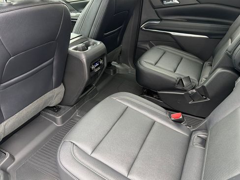 New 2026 Chevrolet Traverse LT w/ LPO, Floor Liner Package image 9