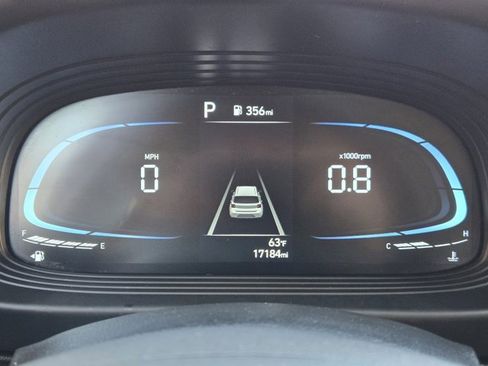 Certified 2025 Hyundai Venue SEL image 14