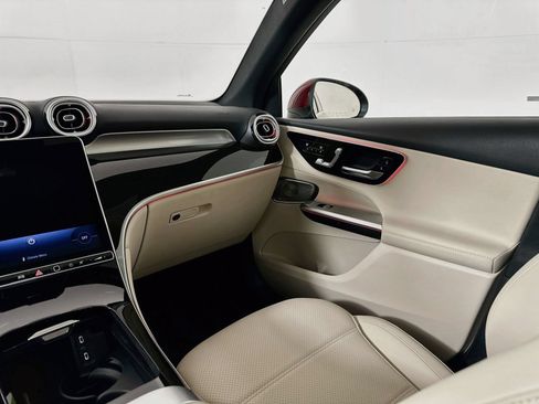 Used 2026 Mercedes-Benz GLC 300 image 26
