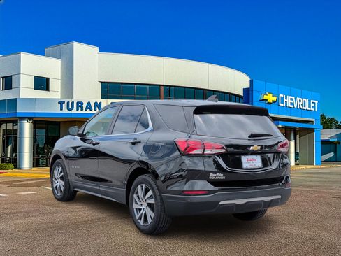 Used 2024 Chevrolet Equinox LT w/ LPO, Floor Liner Package FWD image 3