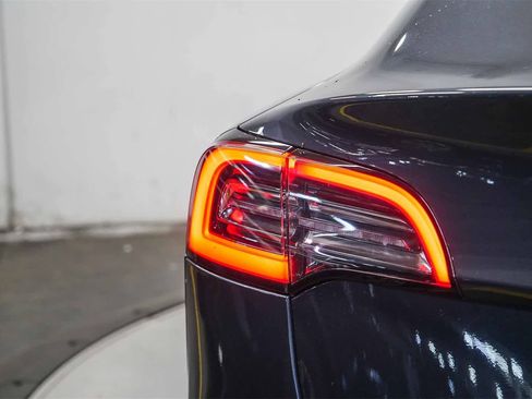 Used 2019 Tesla Model 3 Long Range image 11