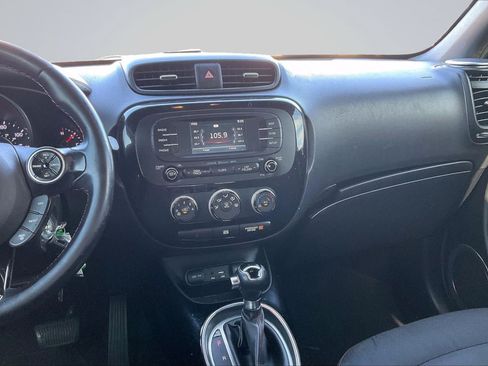 Used 2016 Kia Soul + w/ Soulful Package FWD image 6