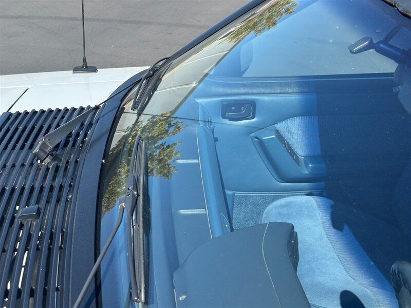 Used 1988 Ford Mustang LX RWD image 25
