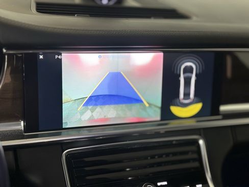 Used 2017 Porsche Panamera 4 image 18