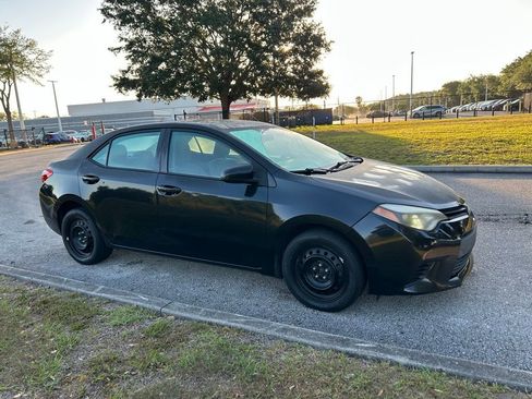 Used 2016 Toyota Corolla LE FWD image 7