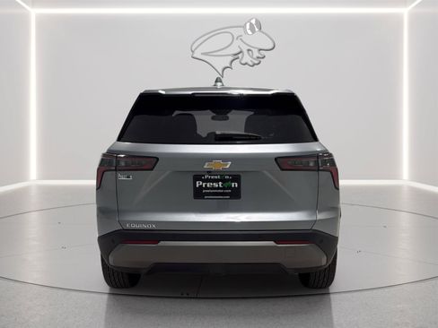 Used 2025 Chevrolet Equinox LT FWD image 4