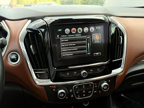 Used 2018 Chevrolet Traverse High Country AWD/4WD image 41