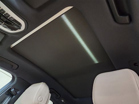 Used 2026 Porsche Macan image 10