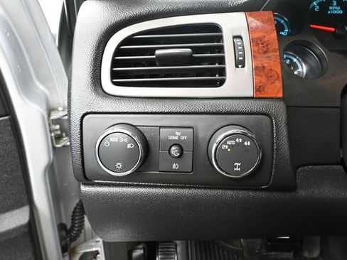 Used 2012 Chevrolet Avalanche LT w/ All-Star Edition AWD/4WD image 30
