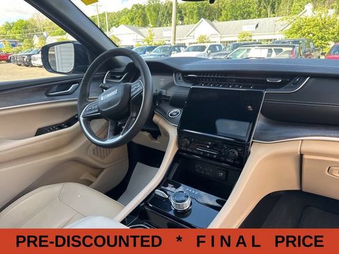 Used 2023 Jeep Grand Cherokee L Limited w/ Black Appearance Package AWD/4WD image 56